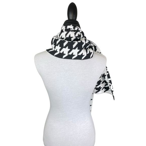 The Royal Standard NWT Cotton Black White Houndstooth Button Wrap Knit Scarf - Picture 5 of 7